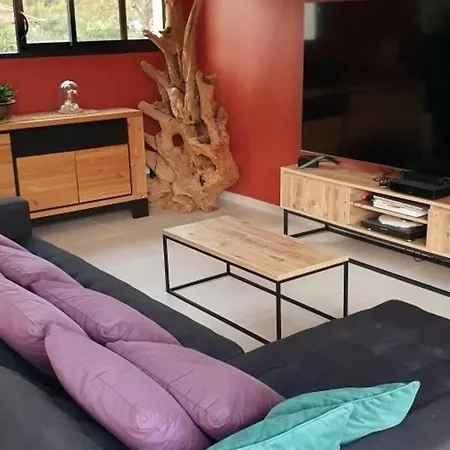 Rio - Neuve Avec Piscine Szálloda